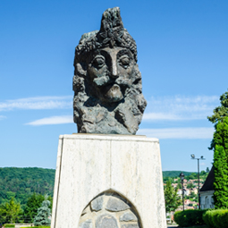 image du monument de Dracula à Sighisoara