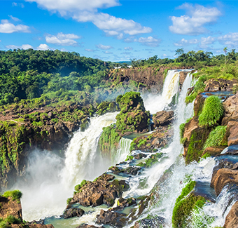 Image des chutes d'eaux d'Iguazu protégées et englobées par un parc national composé de 67.000 hectares