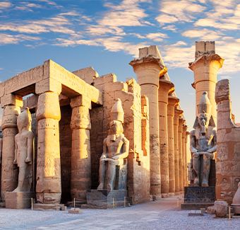 image du second pylône du temple de Louxor en Egypte