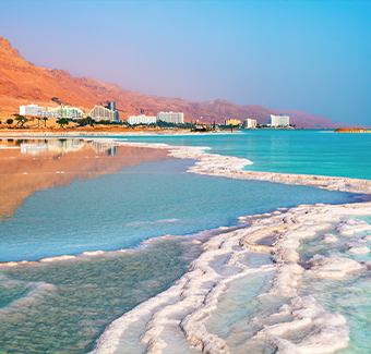 image du rivage de sel de mer morte à Ein Bokek