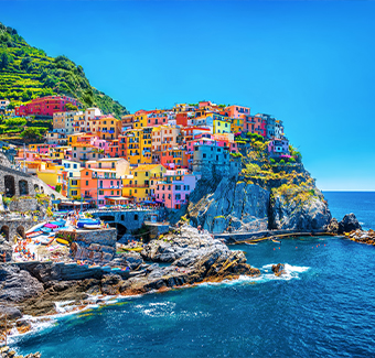 image avec une vue panoramique de maisons colorées sur l'île de Capri