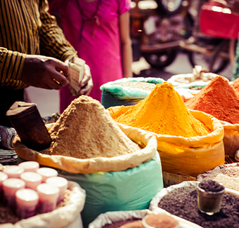 image d'un marché aux épices en Inde
