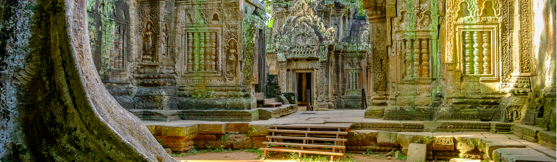 image d'un temple très coloré cambodgien