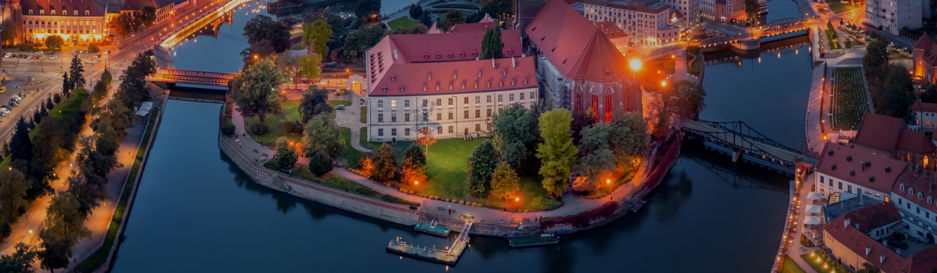 image de la ville et maisons de Wroclaw et ces cours d’eau forment les 12 îles qui composent la ville