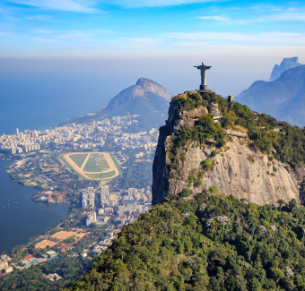 image de la statut rédempteur du Brésil et toute sa ville en vue 360